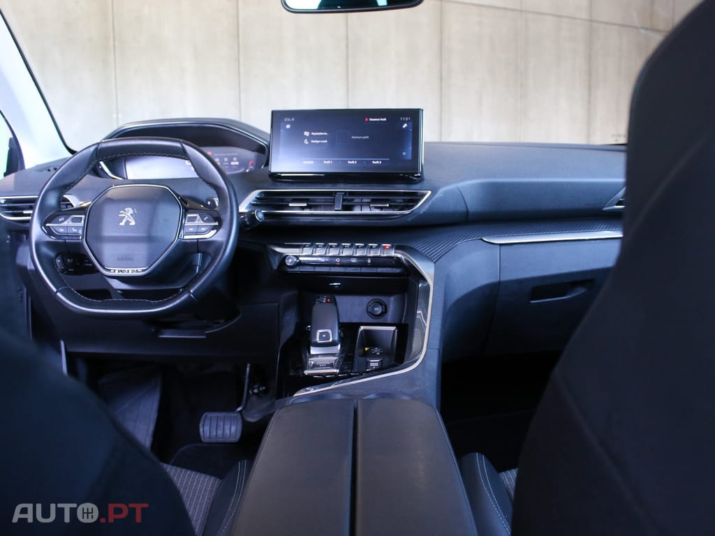 Peugeot 5008 1.2 PureTech Allure EAT8