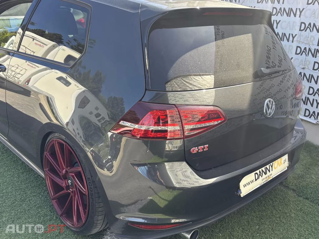 Volkswagen Golf GTI Performance BlueMotion DSG