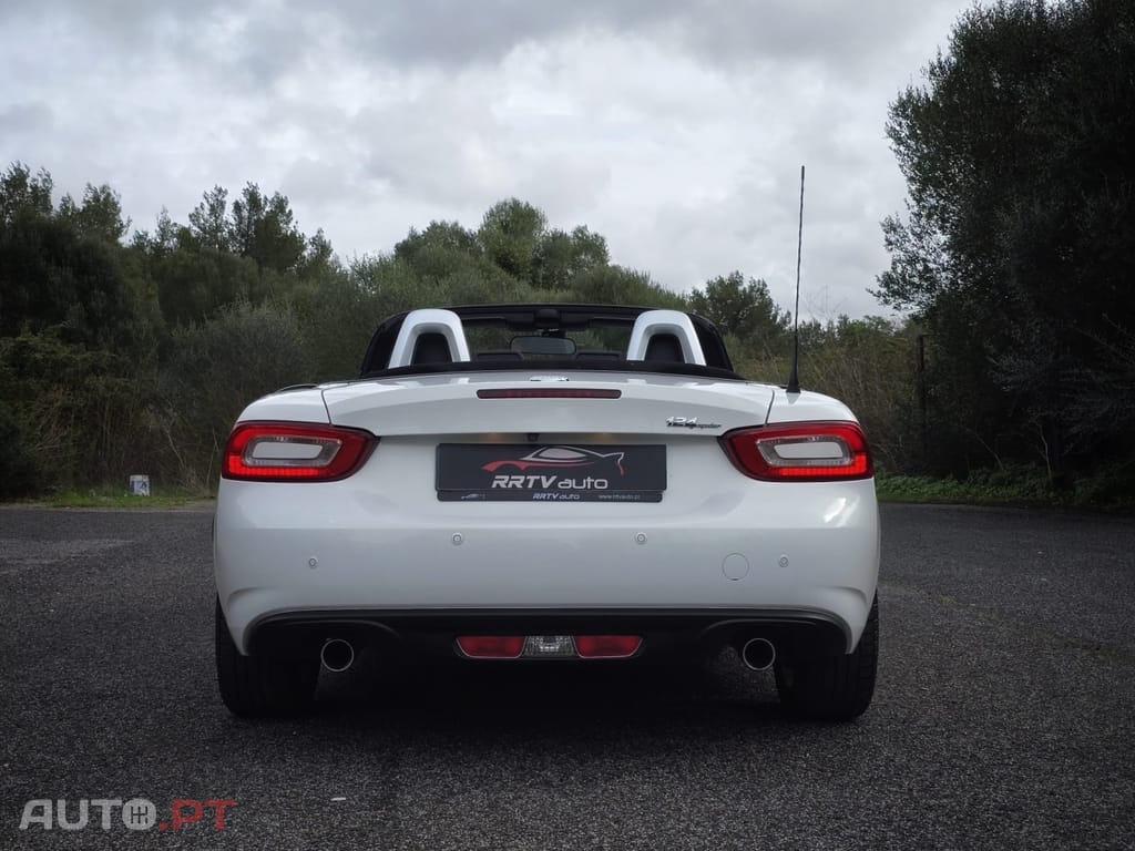 Fiat 124 Spider 1.4 MultiAir Turbo Lusso