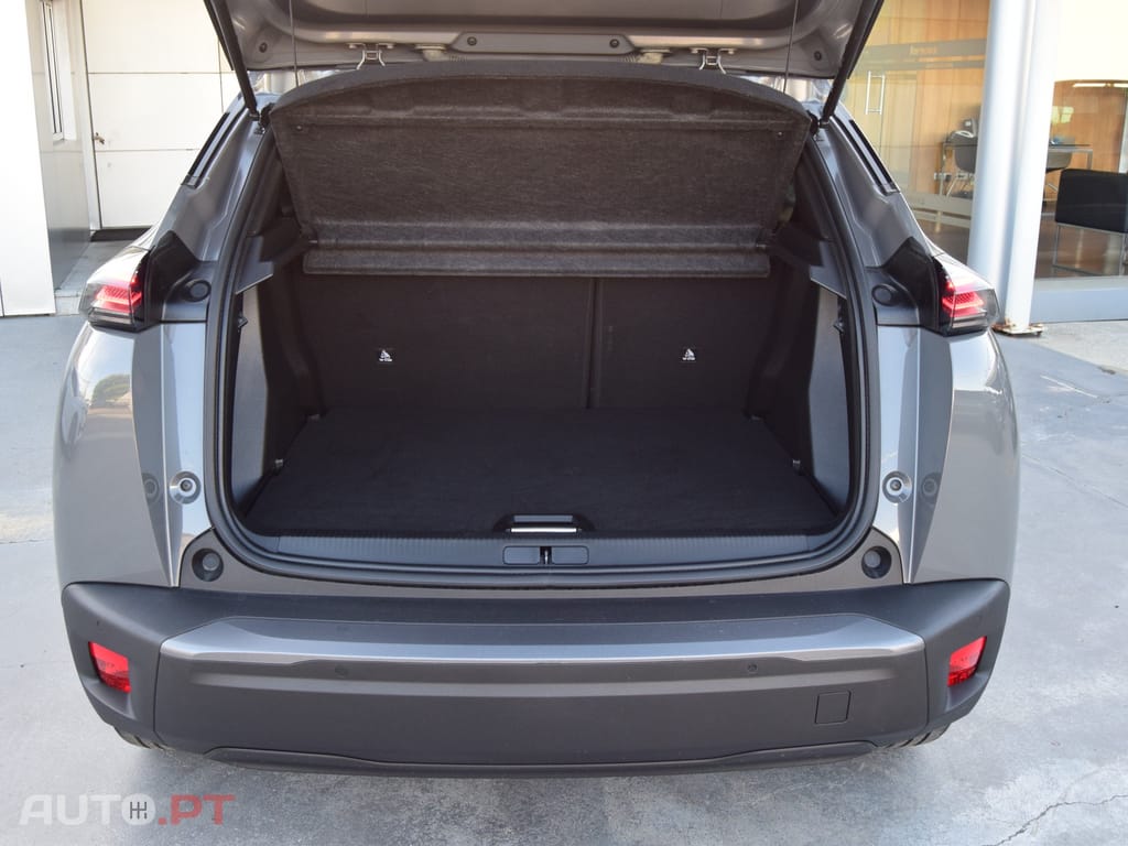 Peugeot E-2008 50 kWh Allure