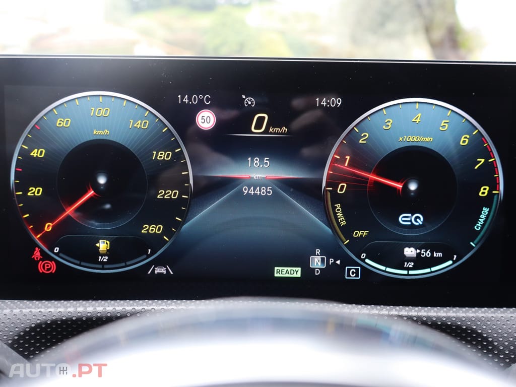 Mercedes-Benz A 250 e AMG Line