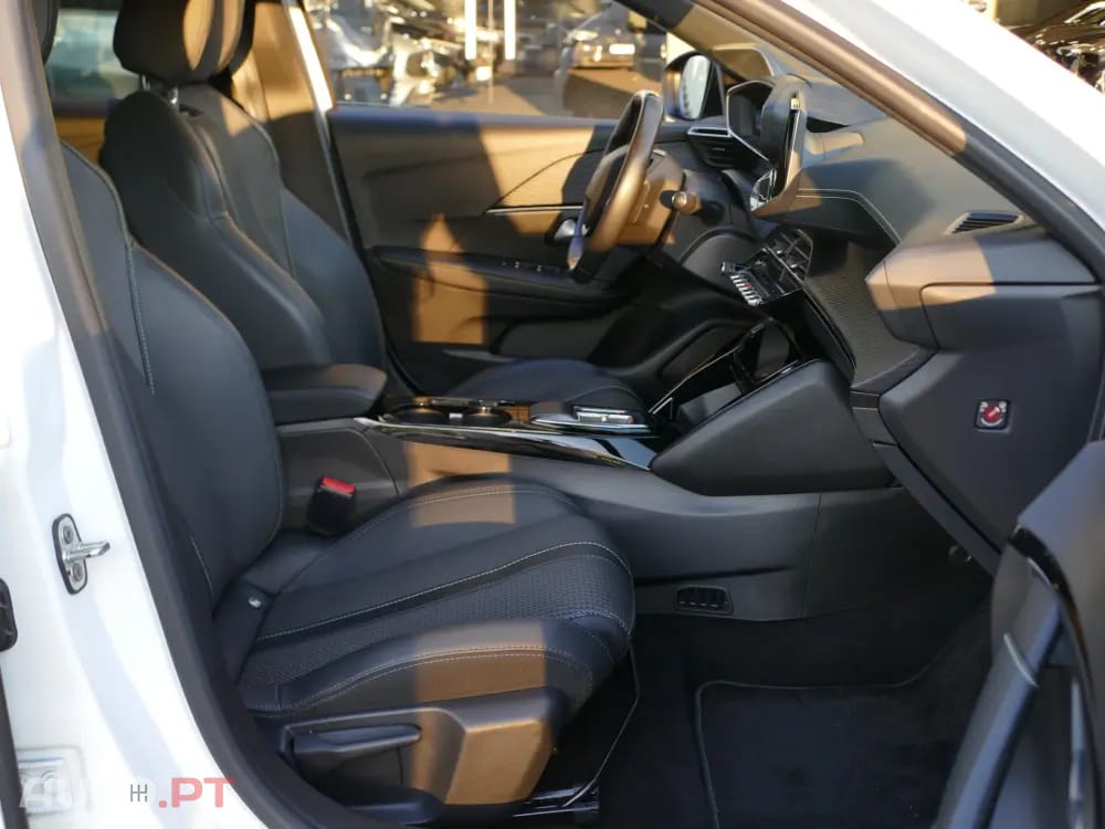 Peugeot E-208 50 kWh GT