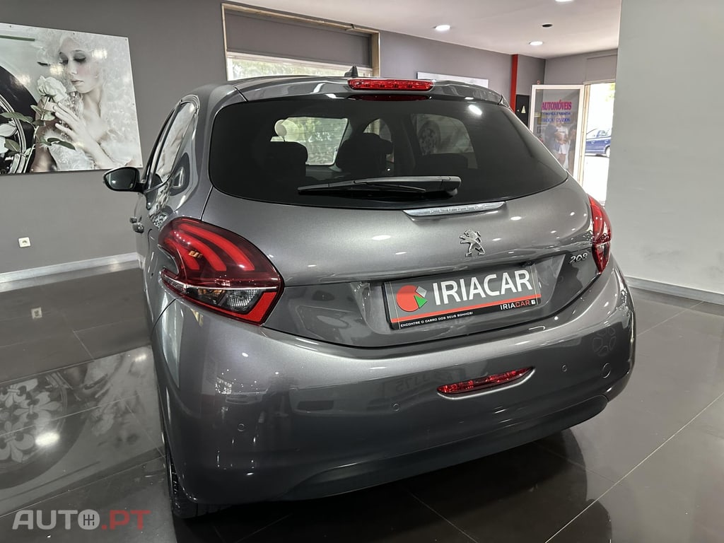 Peugeot 208 1.2 PureTech Signature