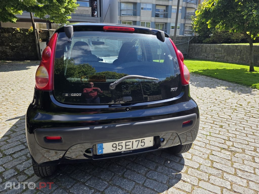 Peugeot 107 1.0 Active — fotografia 7