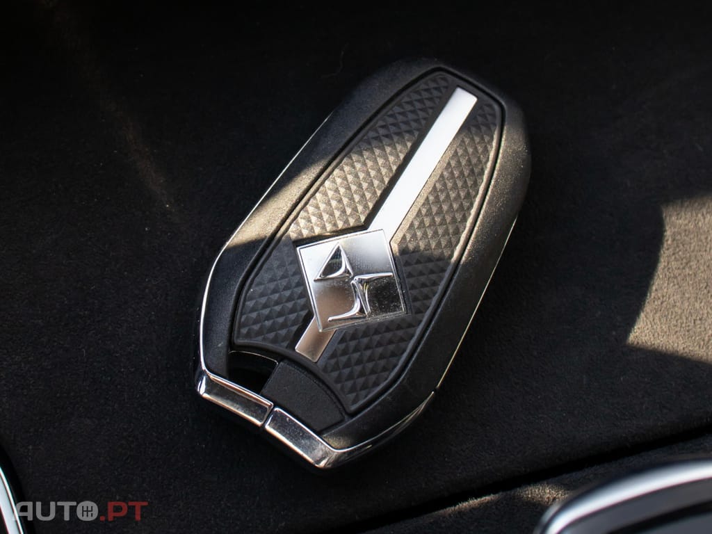 DS DS7 Crossback E-Tense Performance Line EAT8