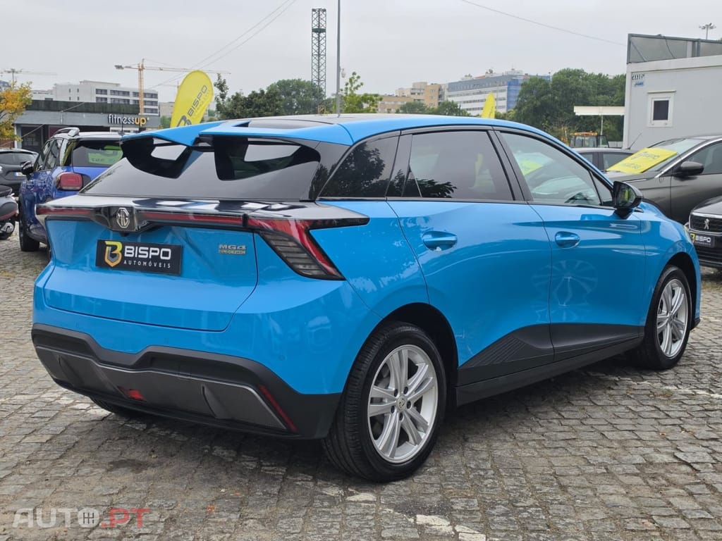 MG MG4 64 kWh Luxury