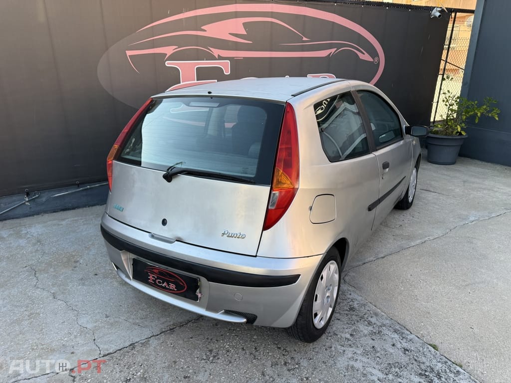 Fiat Punto 1.2 ELX — fotografia 17