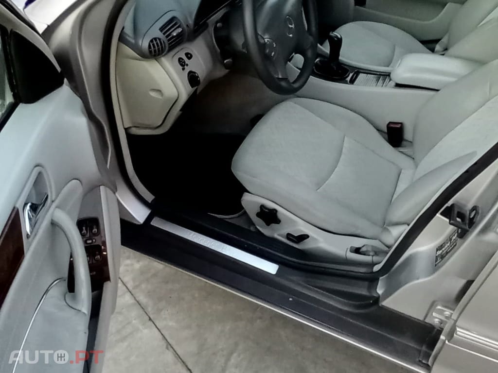 Mercedes-Benz 220 C 220 CDI