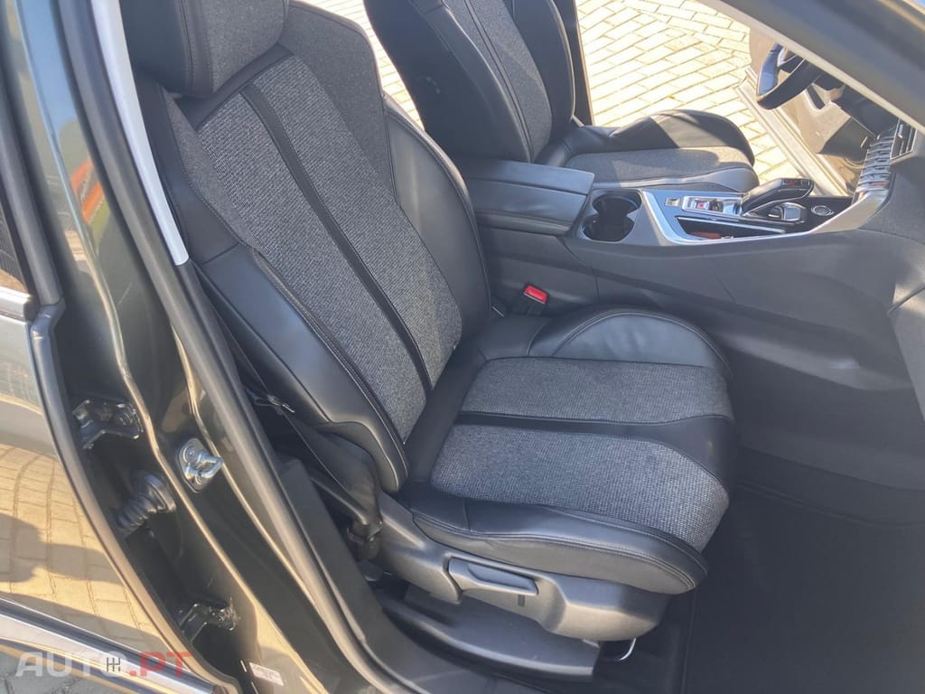 Peugeot 3008 1.2 PureTech Allure EAT6