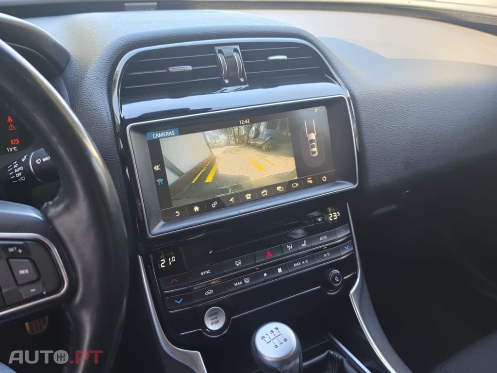 Jaguar XE E-Performance Pure