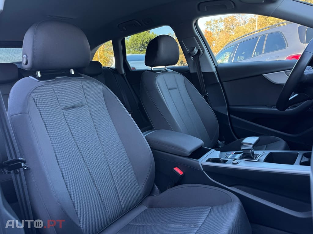 Audi A4 Avant 30 TDI Advanced S tronic