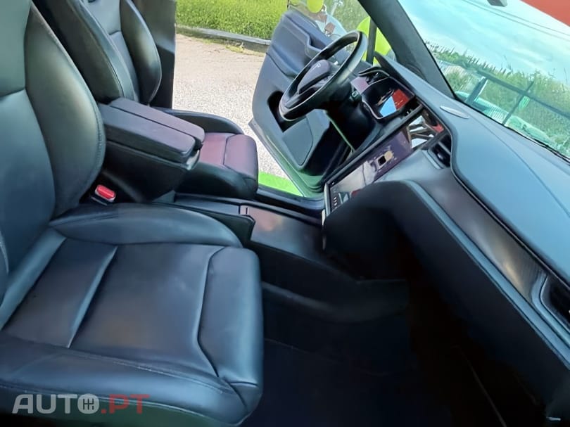Tesla Model X 100D