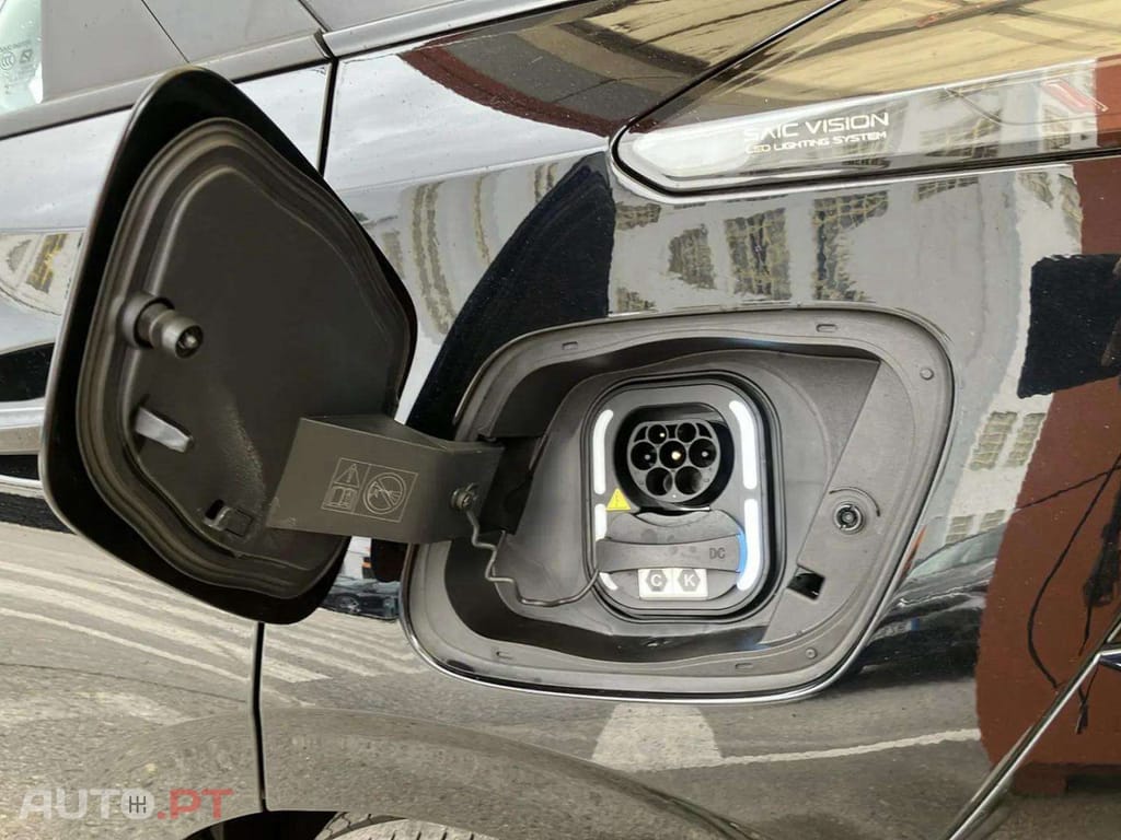 MG MG4 51 kWh Standard