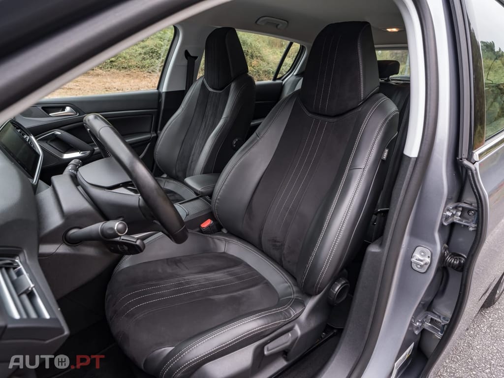 Peugeot 308 1.2 PureTech Allure J17