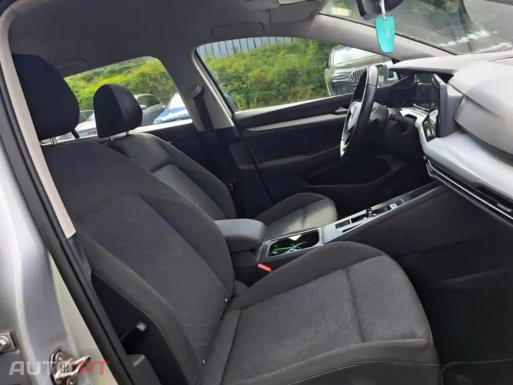 Volkswagen Golf Variant 1.0 eTSI OPF DSG Life