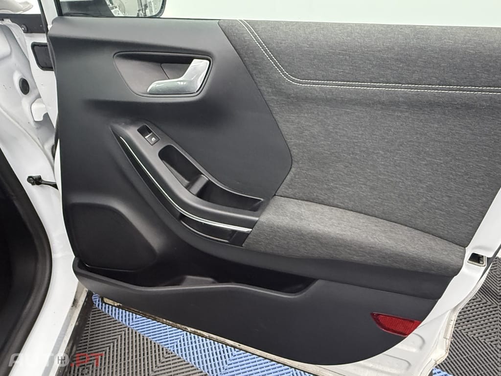 Ford Puma 1.0 EcoBoost MHEV Titanium Design