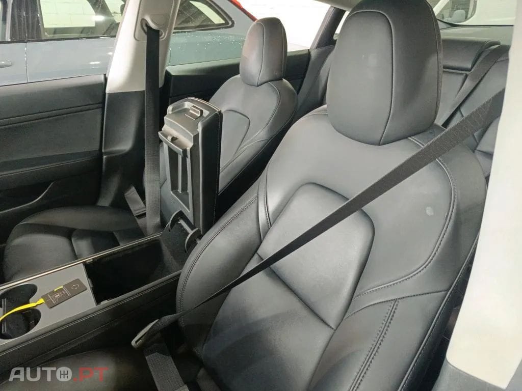 Tesla Model 3 Standard Range Plus RWD