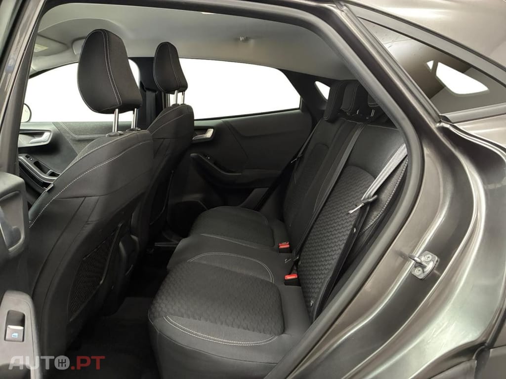 Ford Puma 1.0 EcoBoost MHEV Titanium
