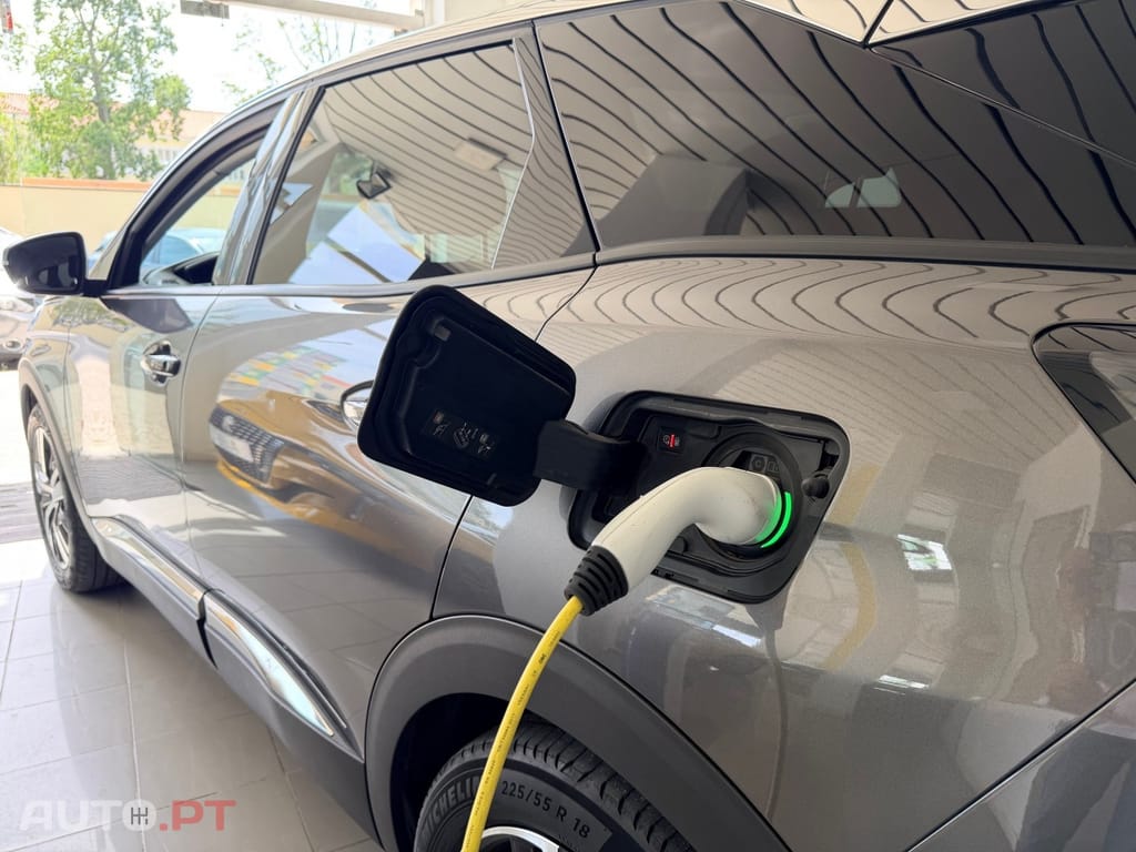 Peugeot 3008 1.6 Hybrid Allure Pack e-EAT8