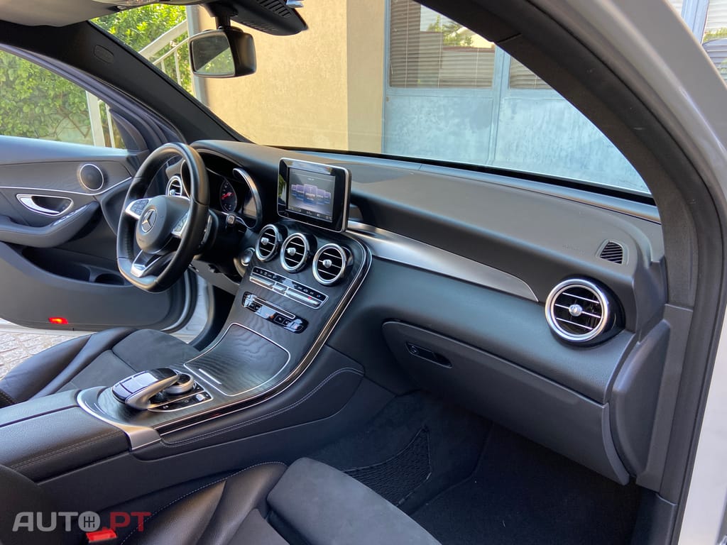Mercedes-Benz GLC 220 220D Coupé AMG LINE 4-Matic