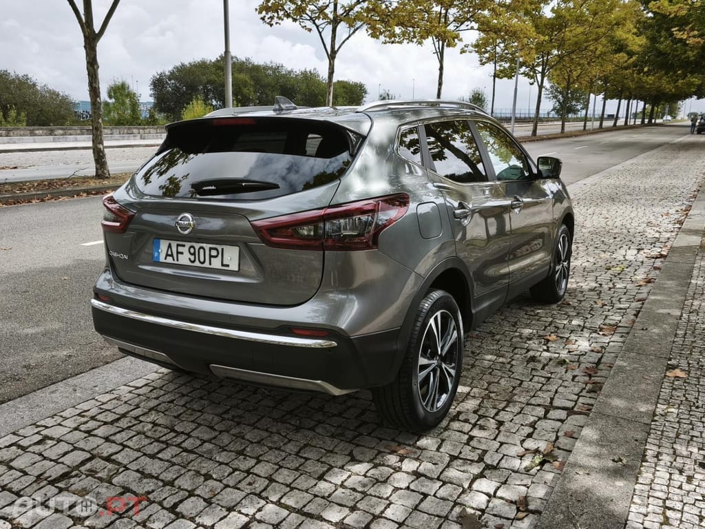 Nissan Qashqai 1.3 DIG-T N-Connecta J18 Led