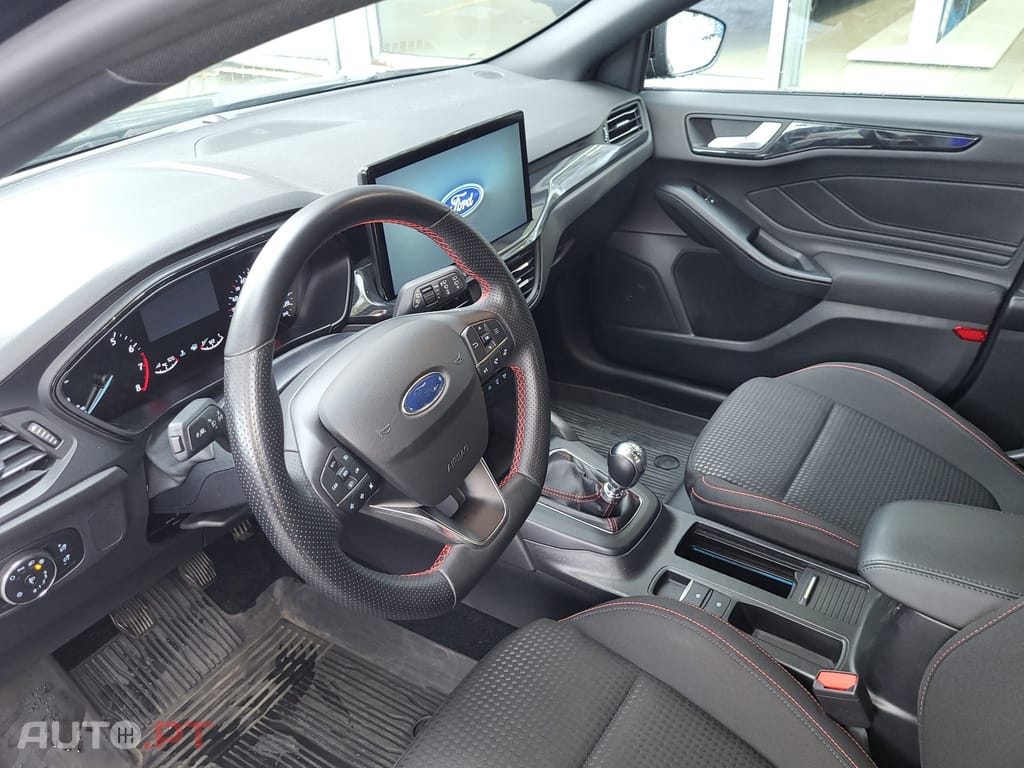 Ford Focus 1.0 EcoBoost MHEV ST-Line