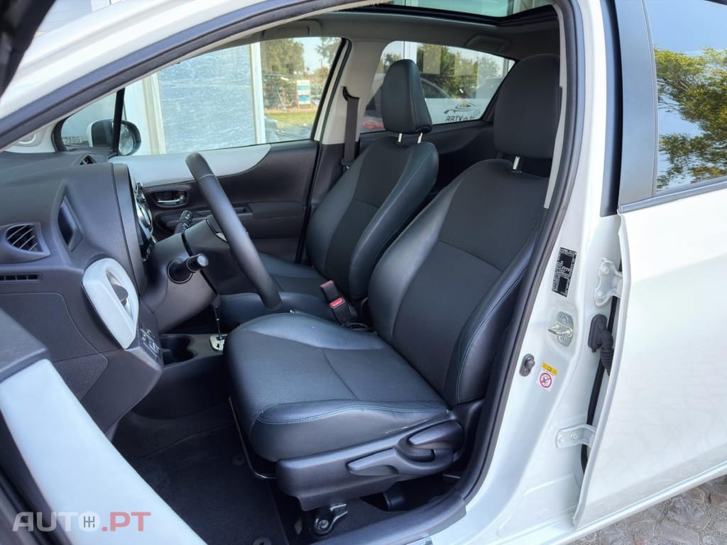 Toyota Yaris 1.5 HSD Comfort +P.Style+Navi
