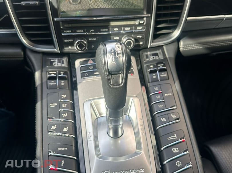 Porsche Panamera Platinum Edition