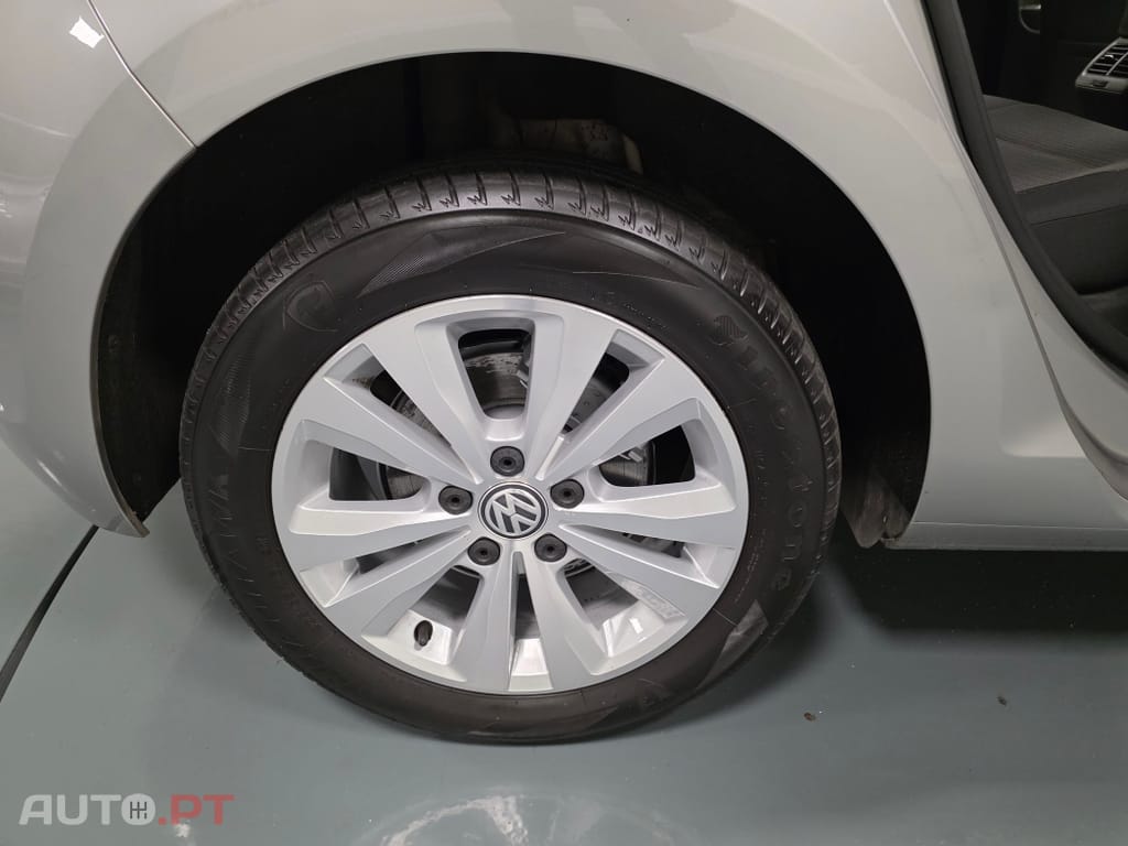 Volkswagen Golf 1.6 TDI Confortline