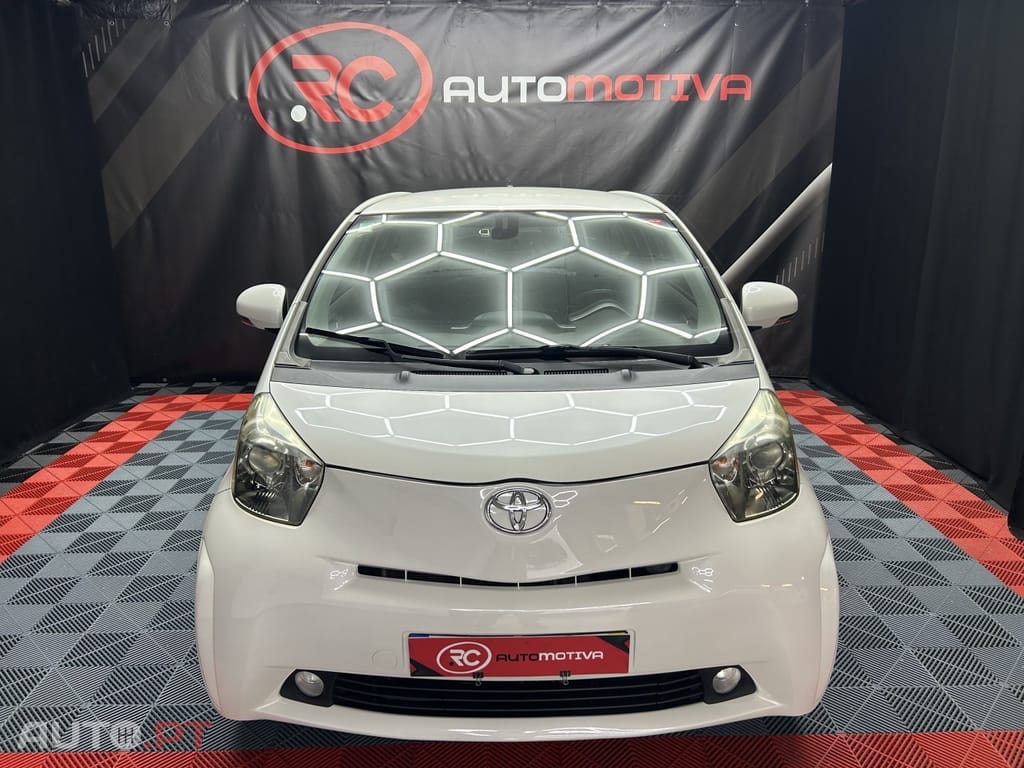 Toyota iQ 1.0 VVT-i