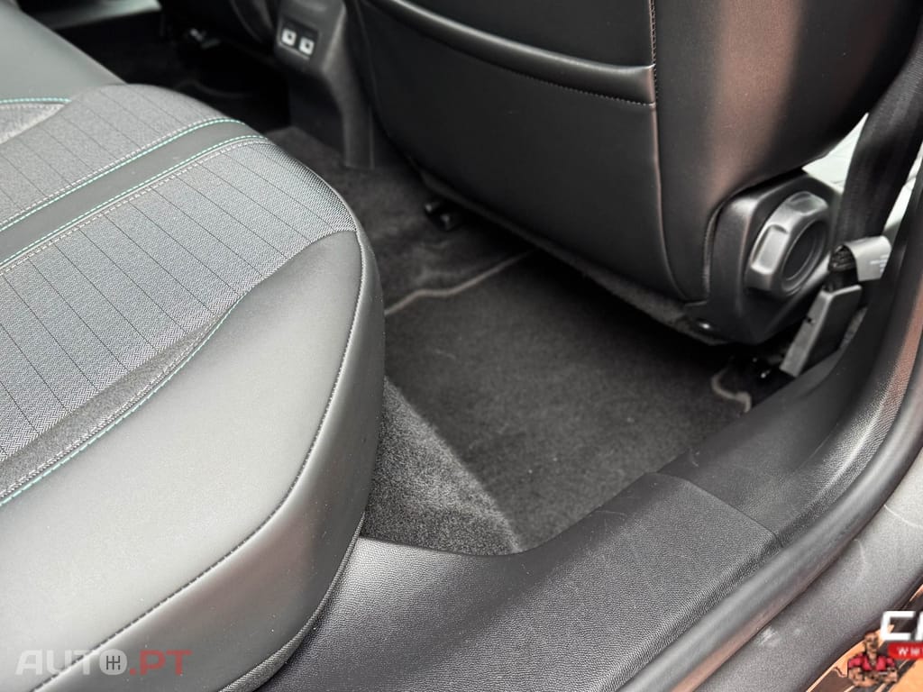 Peugeot 2008 1.5 BlueHDi Allure Pack