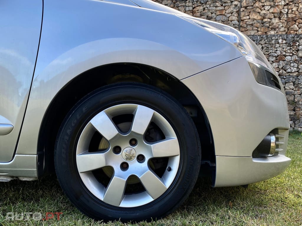 Peugeot 5008 1.6 HDi Business Line CMP6