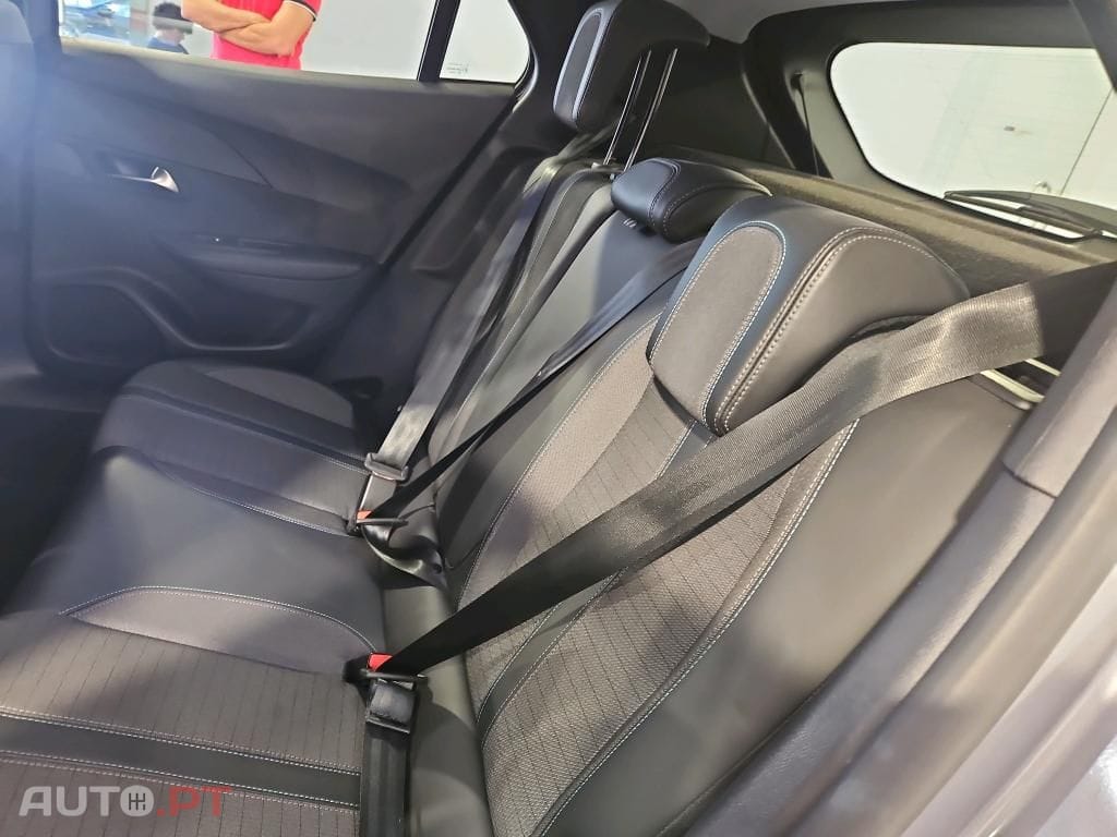 Peugeot 2008 1.2 PureTech Allure