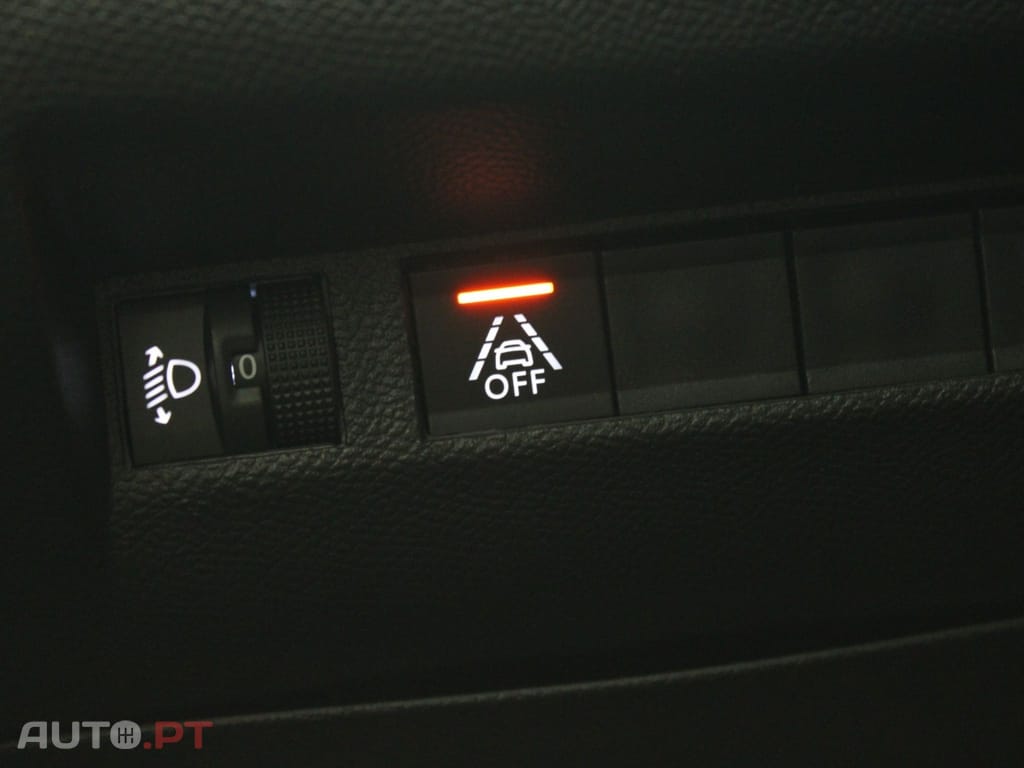 Peugeot E-2008 ALLURE PACK 