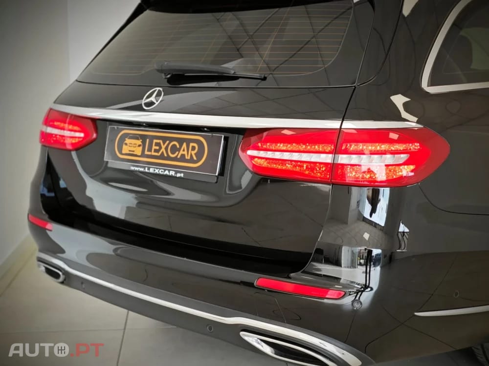 Mercedes-Benz E 220 Exclusive — fotografia 31