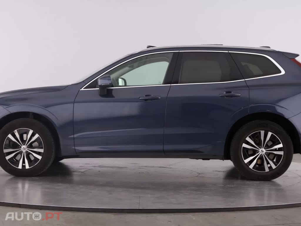 Volvo XC60 2.0 B4 Momentum Plus