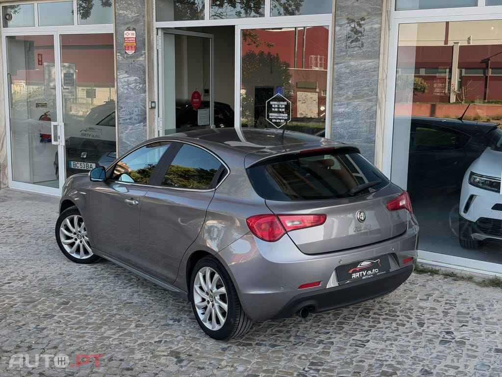 Alfa Romeo Giulietta 1.6 JTDm Distinctive 57X