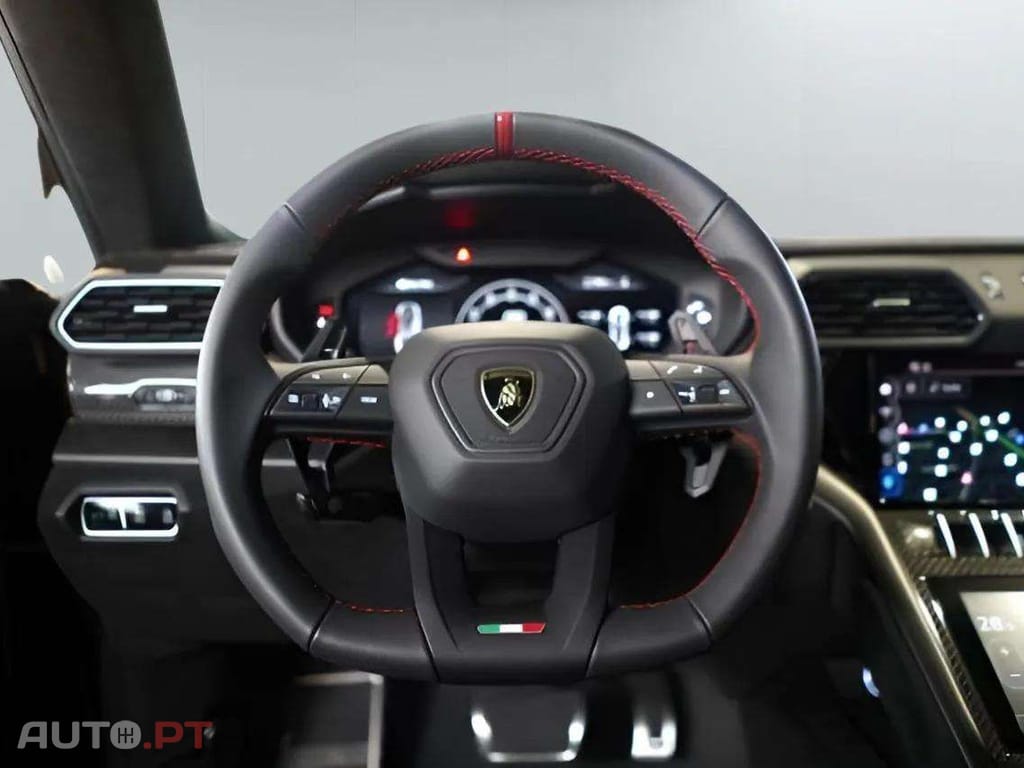 Lamborghini Urus Performante AKRAPOVIC Full Carbon