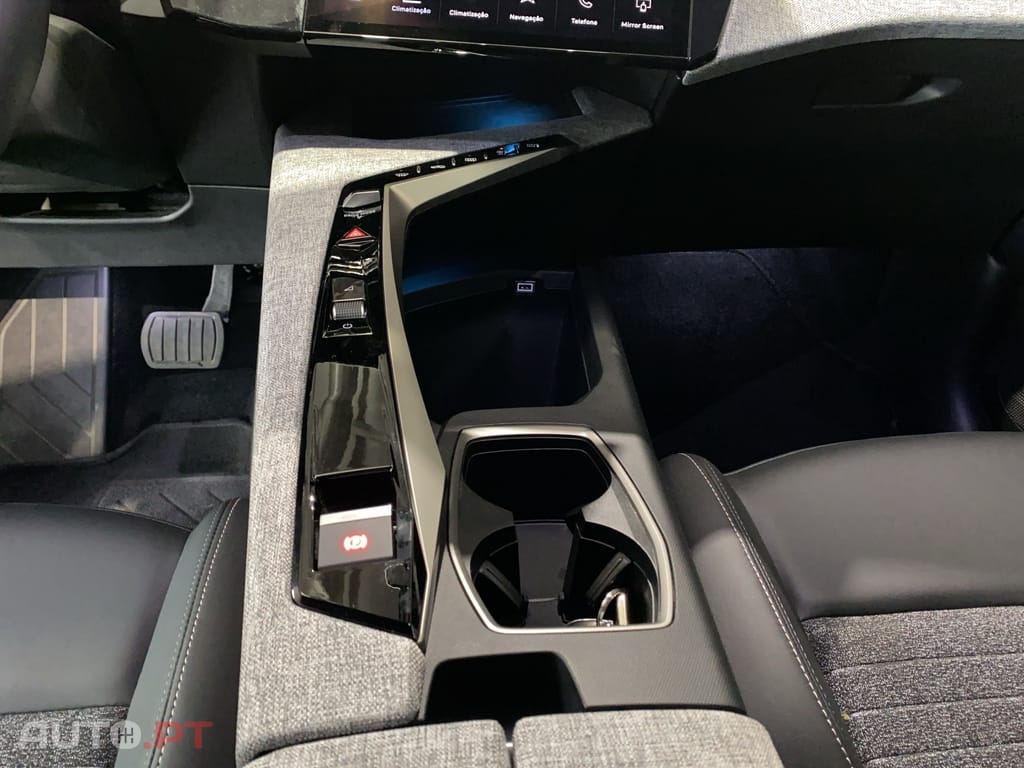 Peugeot 3008 1.2 Hybrid Allure e-DCS6