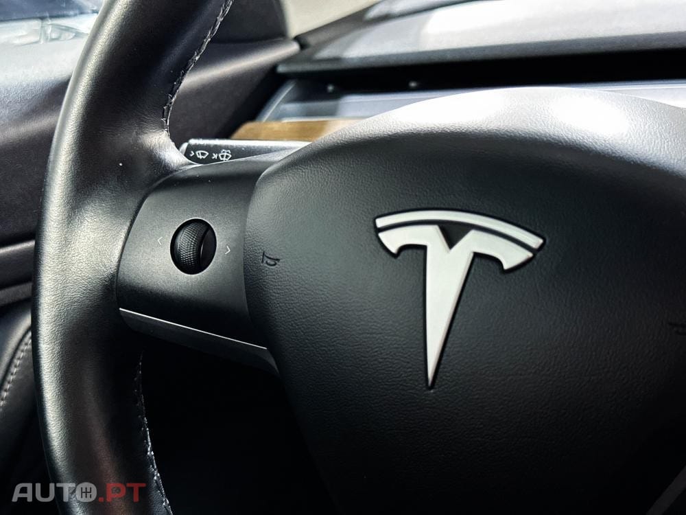 Tesla Model 3 Long-Range Dual Motor AWD — fotografia 36