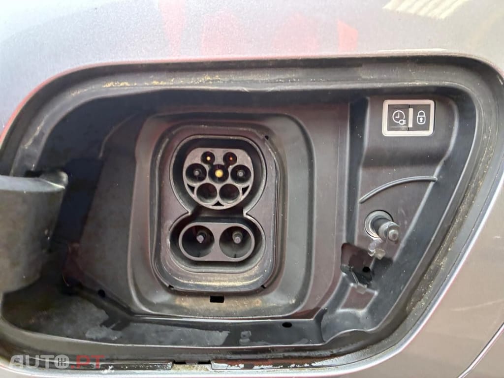 Peugeot E-2008 Active Pack