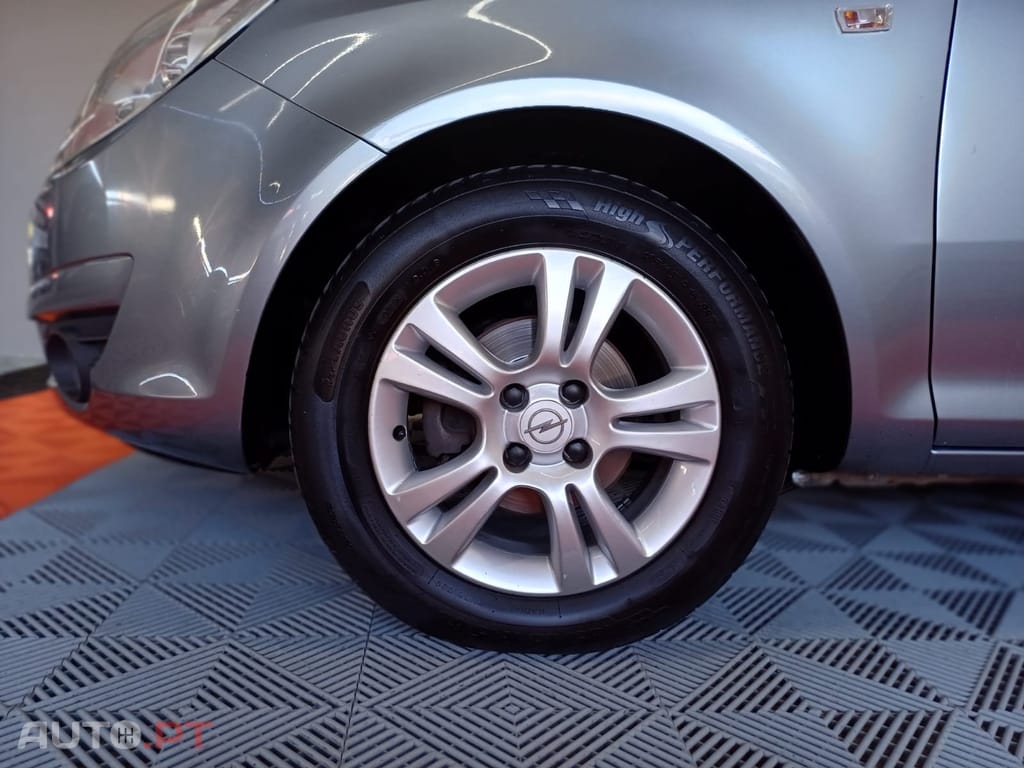 Opel Corsa 1.2 Enjoy