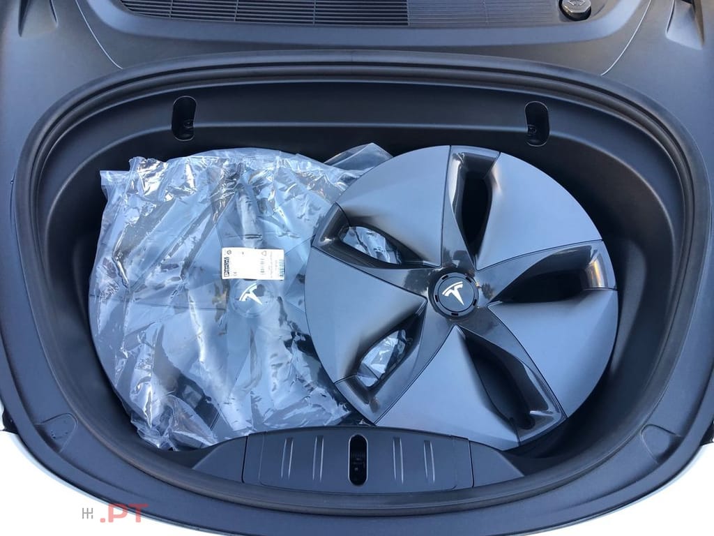 Tesla Model 3 Standard Range Plus RWD