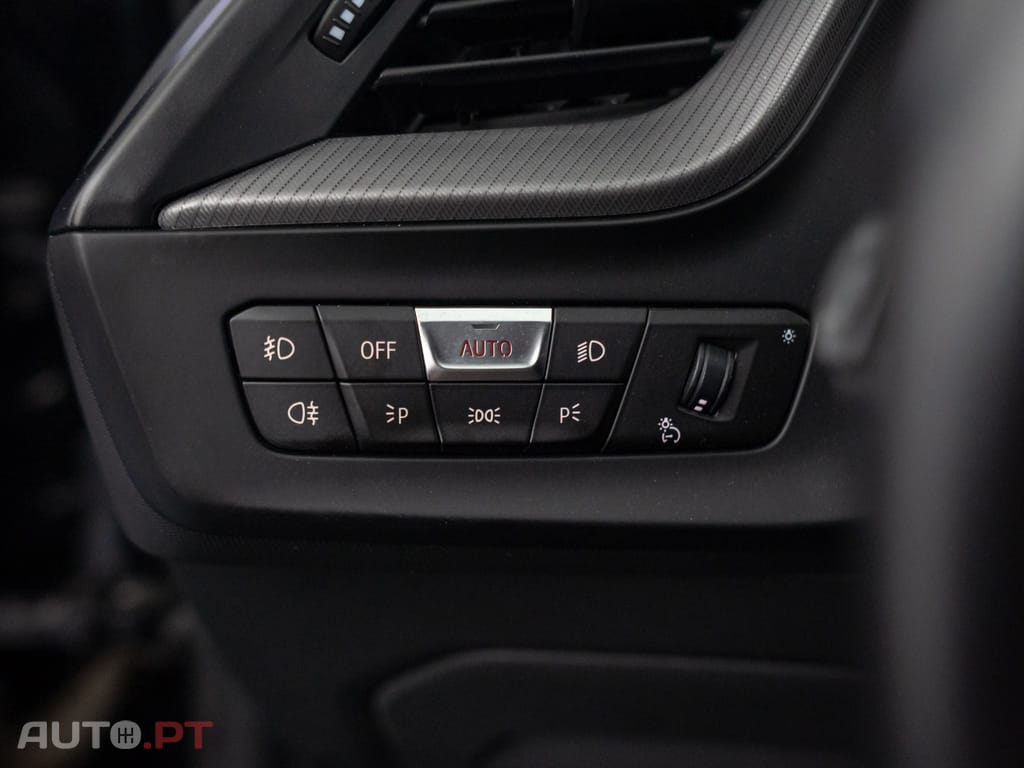 BMW 118 i Pack Desportivo M Auto