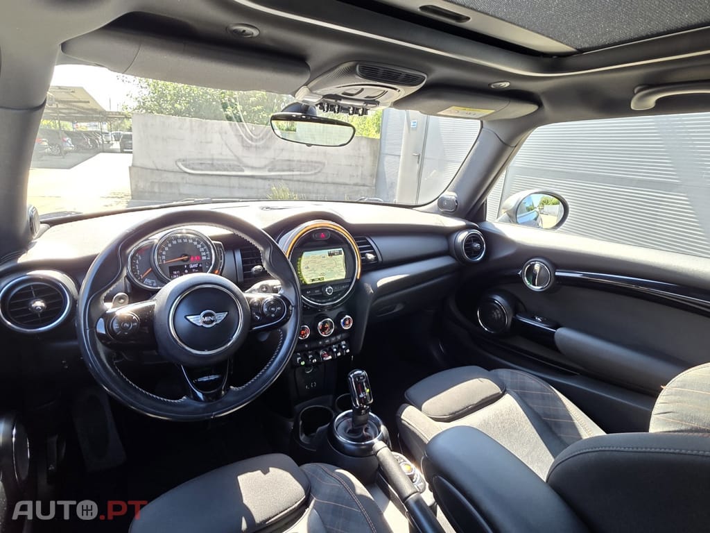 MINI Cooper Cooper SD Auto Seven