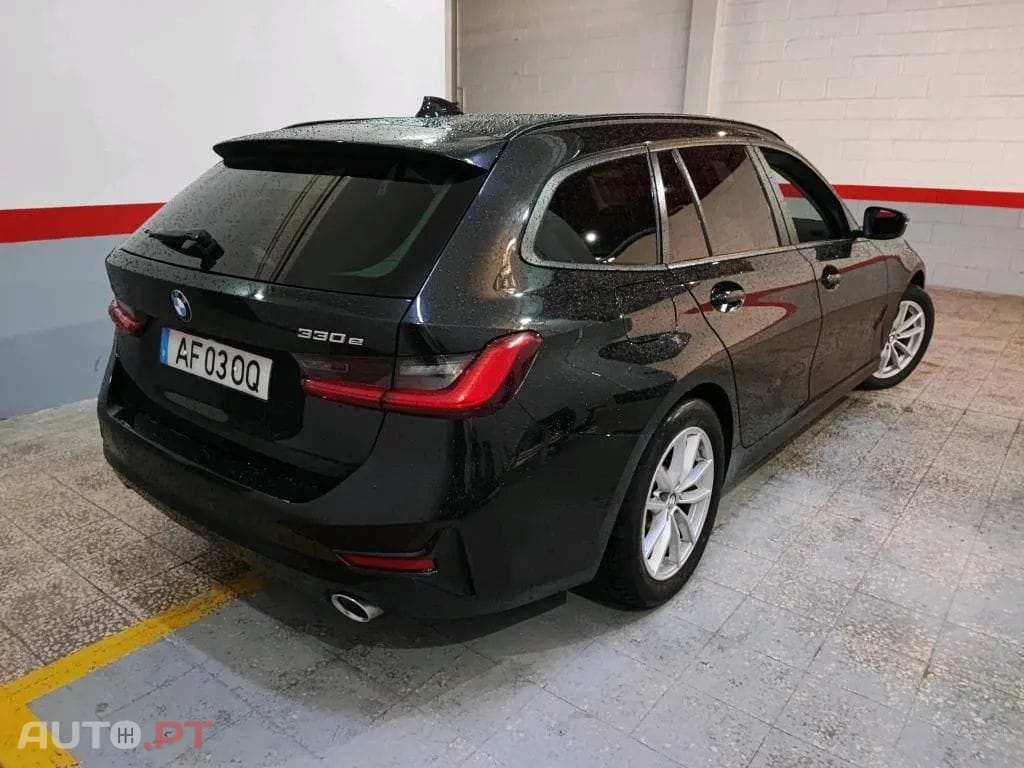 BMW 330 e Touring Corporate Edition Auto