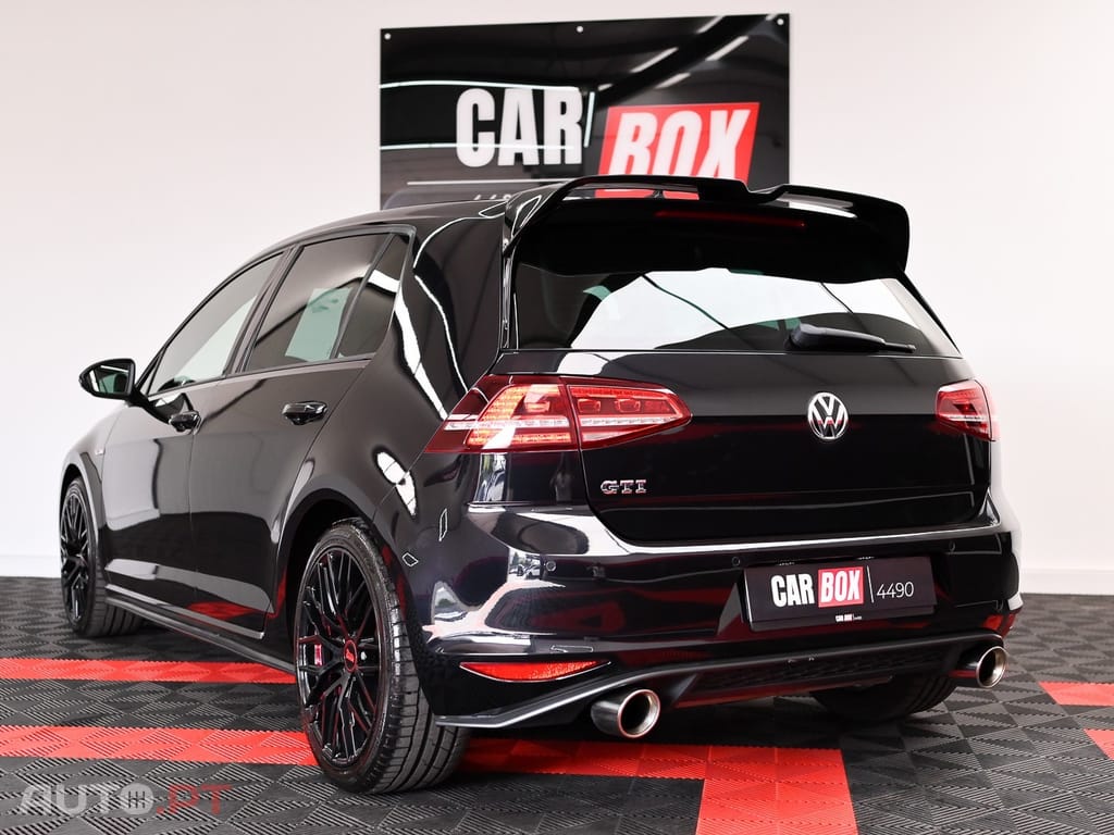Volkswagen Golf 2.0 TSI GTI DSG