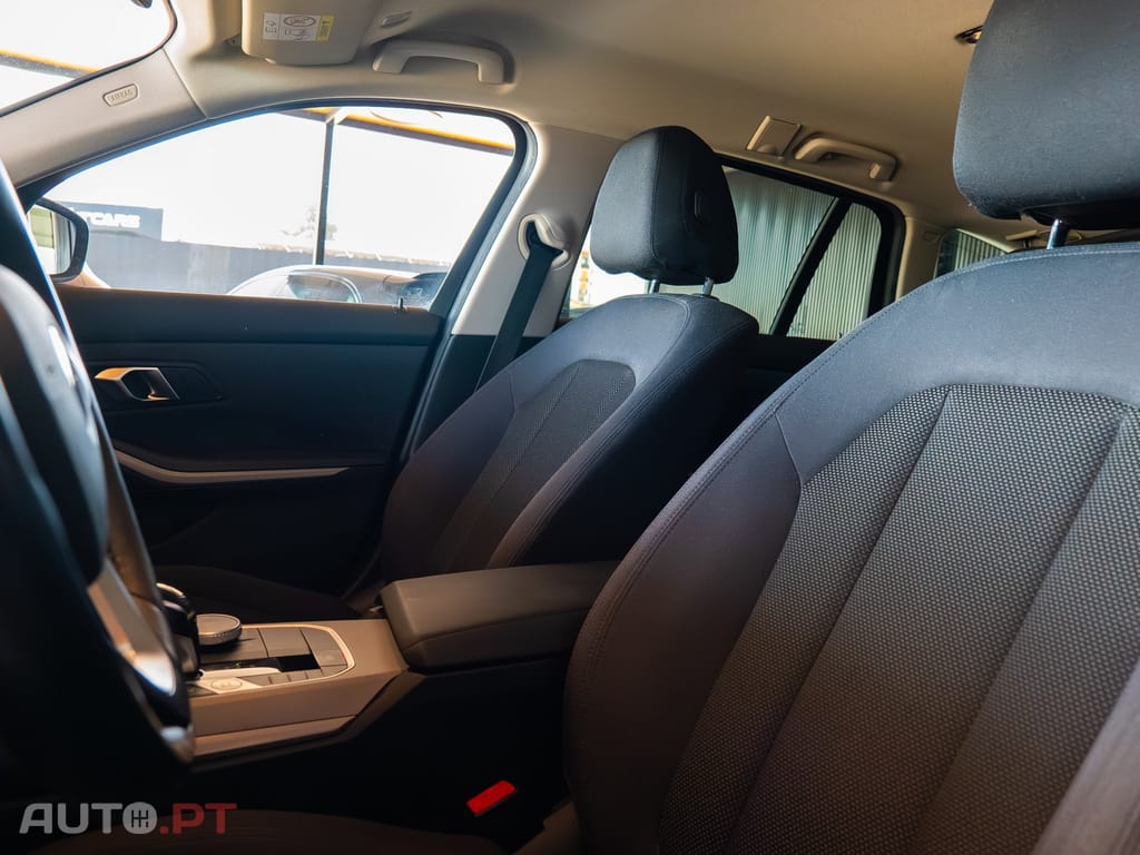 BMW 330 e Touring Corporate Edition Auto