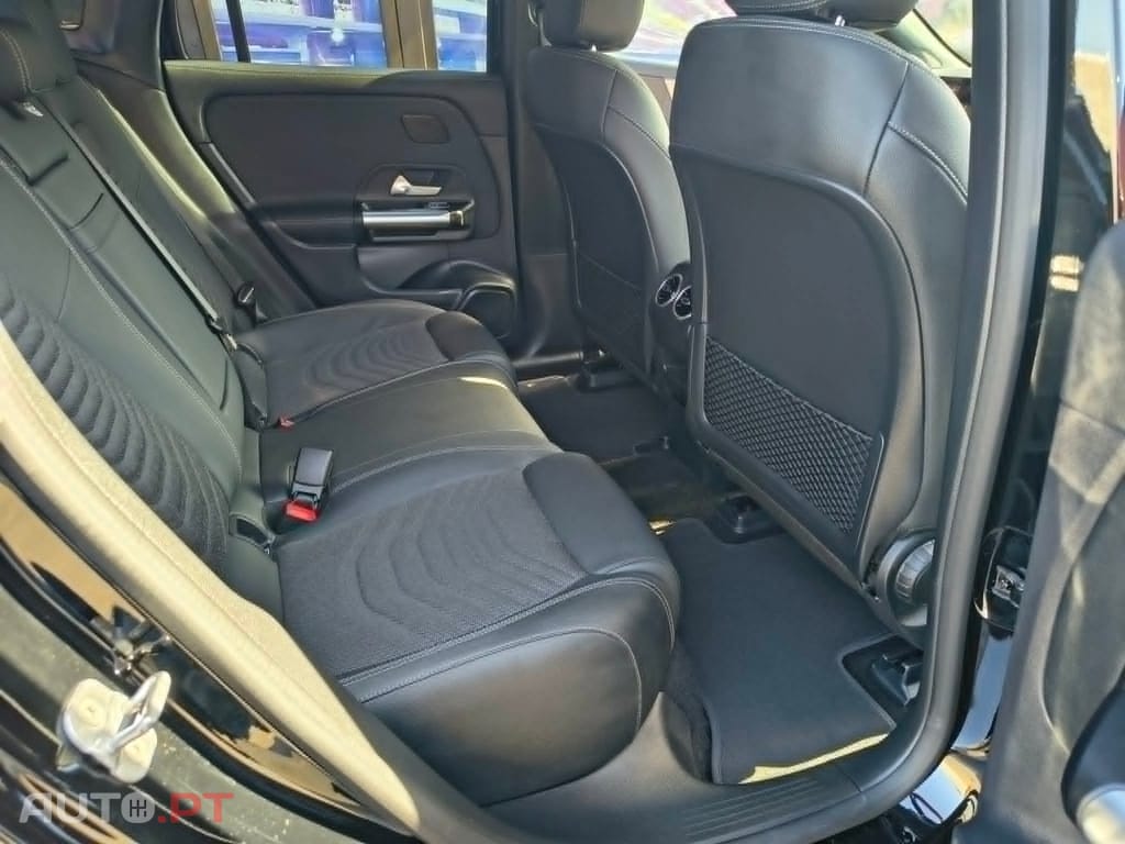 Mercedes-Benz EQA 300 4MATIC
