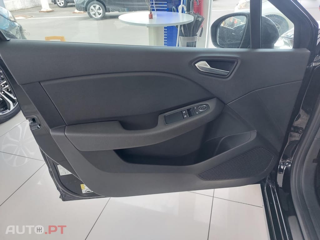 Renault Clio 1.0 TCe Limited Bi-Fuel